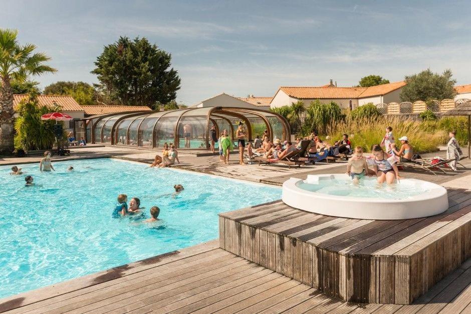 Camping Le Village De La Mer Les Moutiers Exterior photo