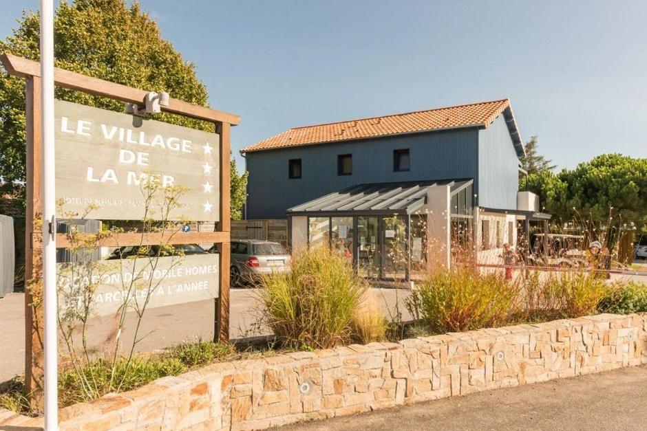 Camping Le Village De La Mer Les Moutiers Exterior photo