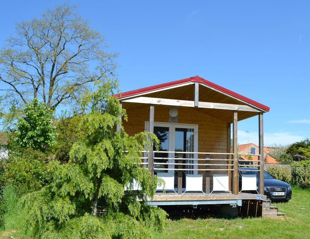 Camping Le Village De La Mer Les Moutiers Exterior photo